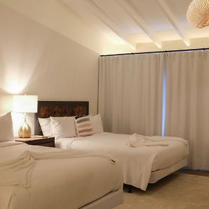 Premier Queen Room